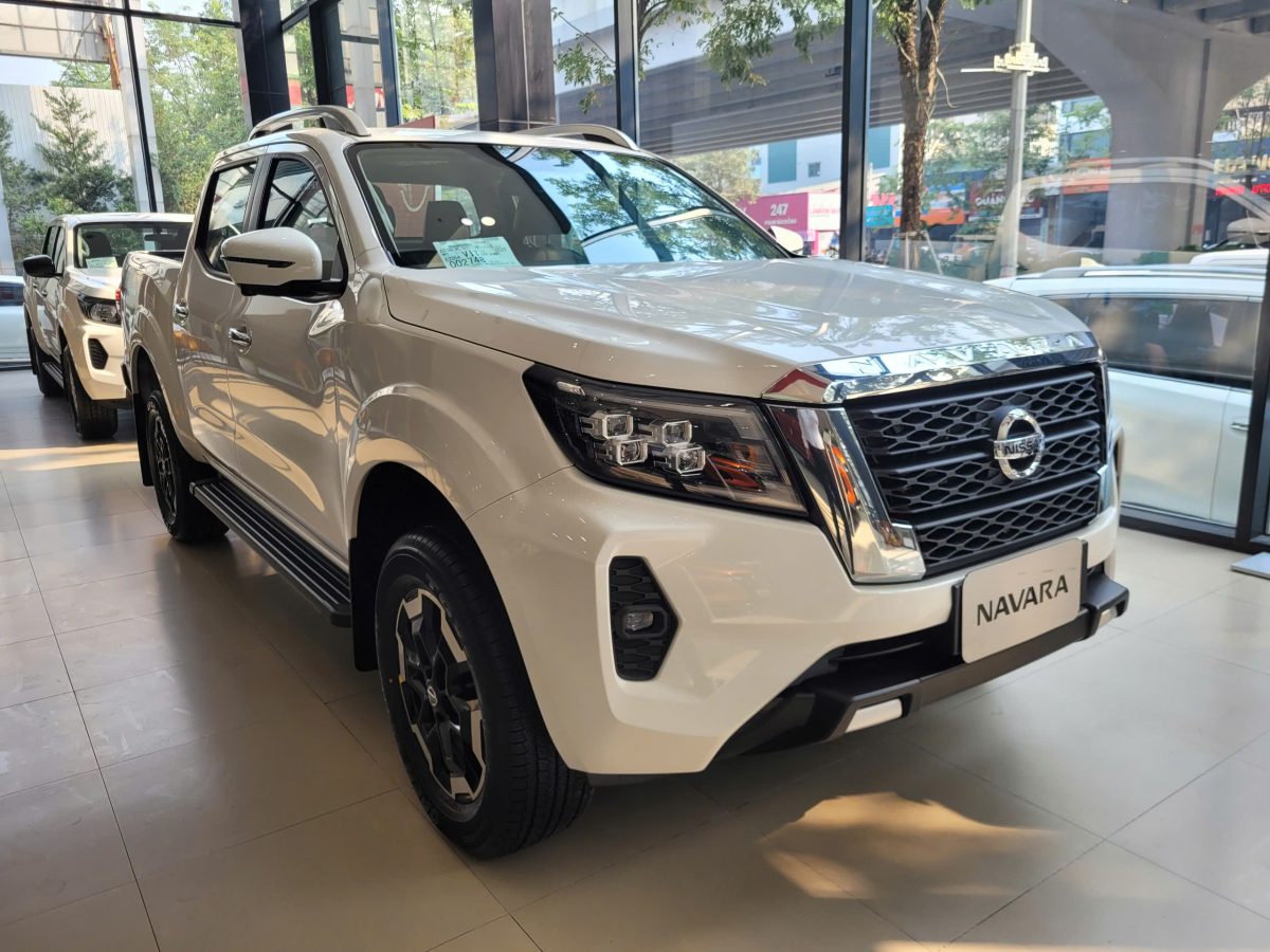 Nissan Navara 2 cầu