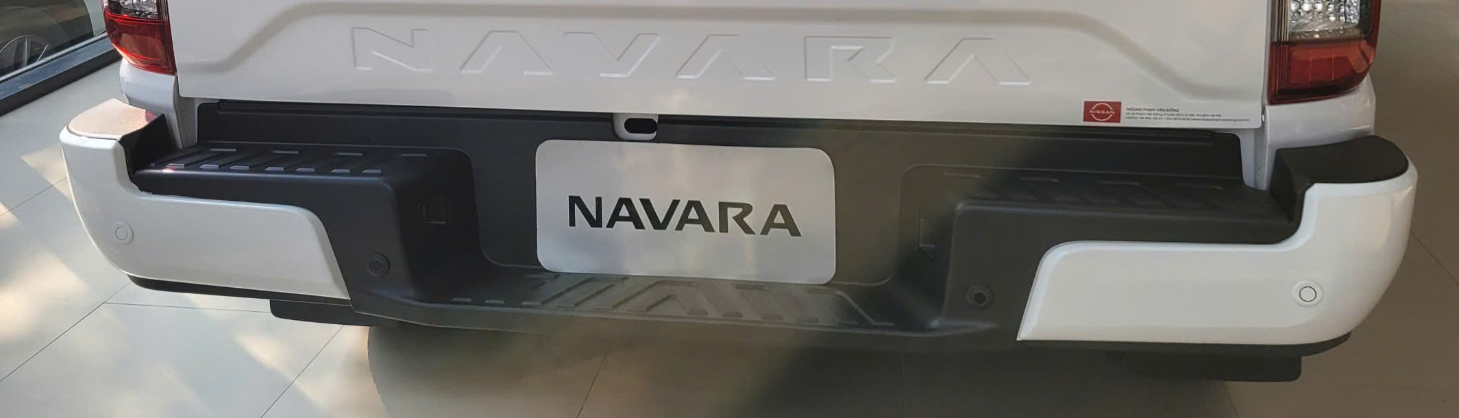 cản sau xe nissan navara
