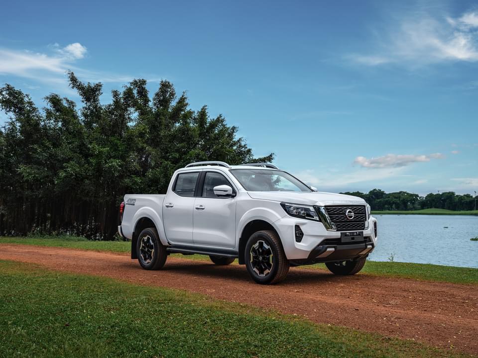 Giá Lăn Bánh Nissan Navara