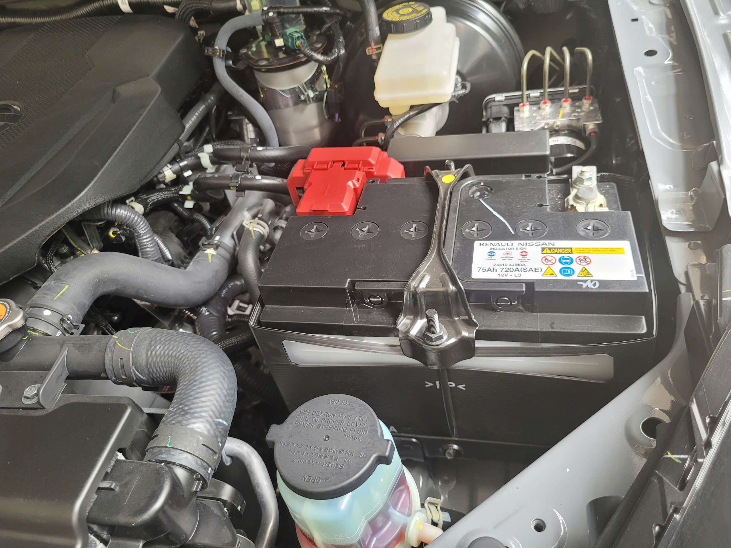 bình ác quy xe nissan navara